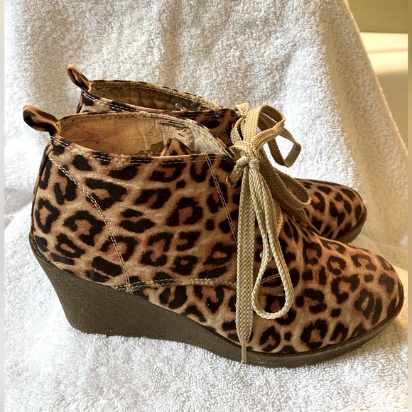 toms leopard booties